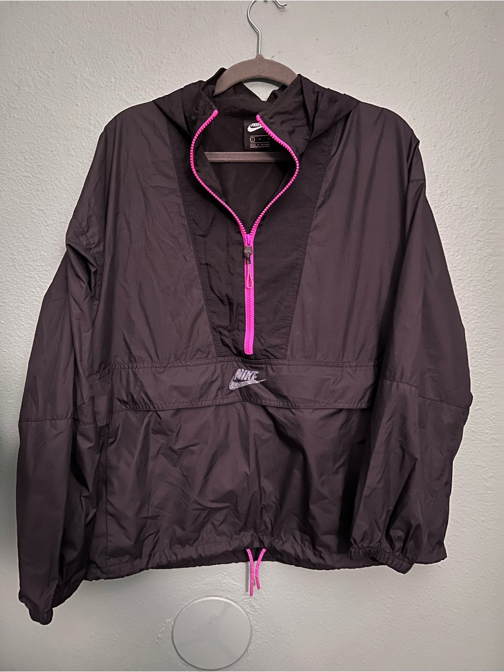 Nike Women’s Black/Pink Windbreaker Jacket with Fanny Pack